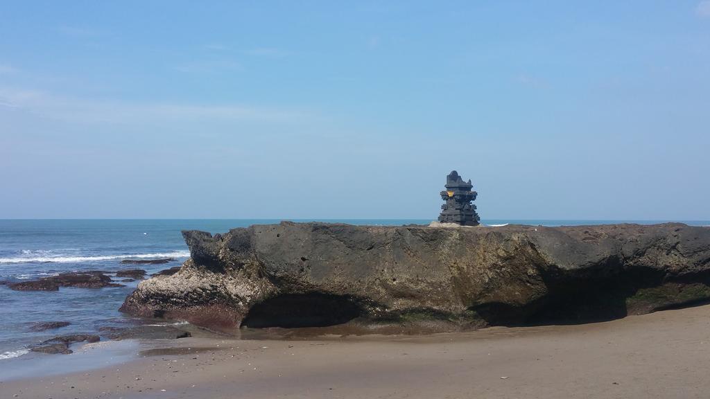 Base Guest House Canggu  Exterior photo