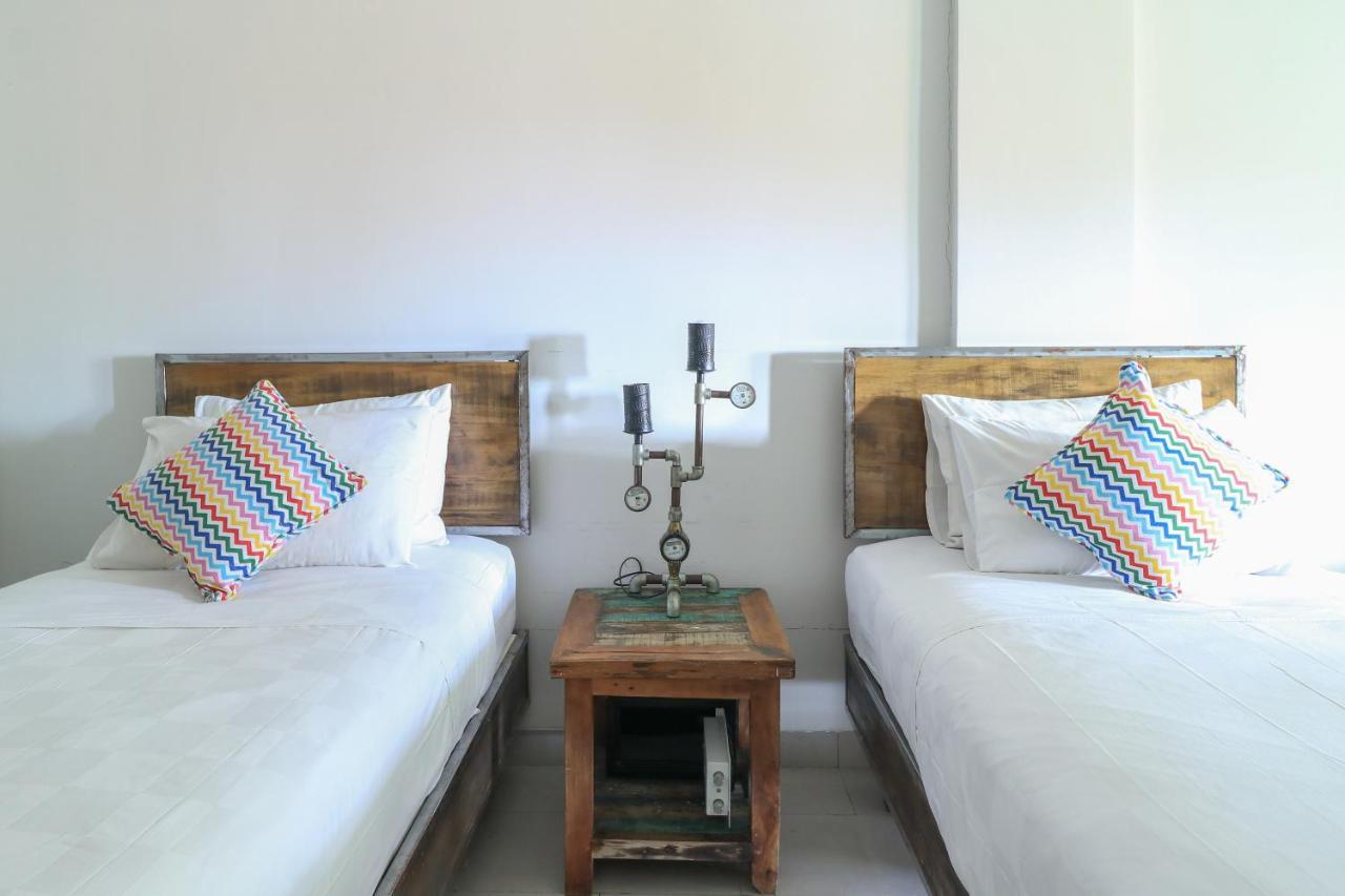 Base Guest House Canggu  Exterior photo